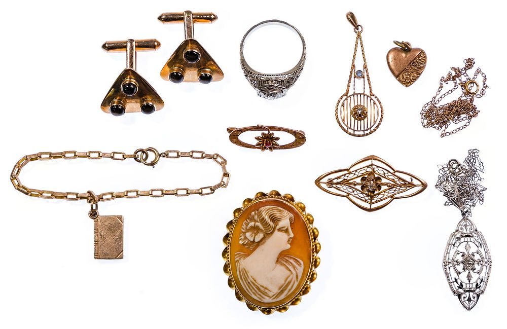 Lot 440: 18k and 10k Gold Jewelry Assortment