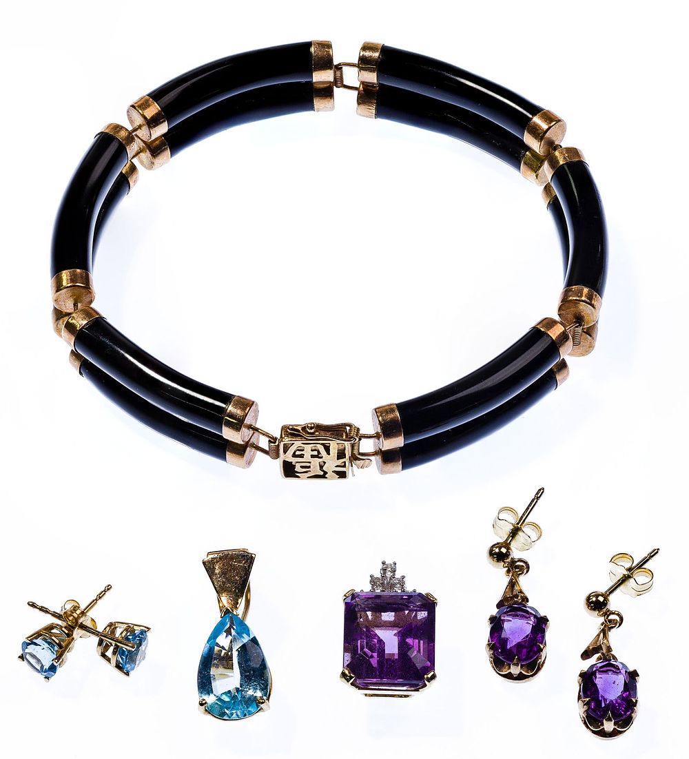 Lot 446: 14k and 10k Yellow Gold and Gemstone Jewelry Assortment