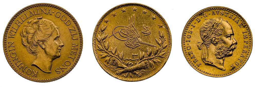 Lot 587: World: Gold Coin Assortment