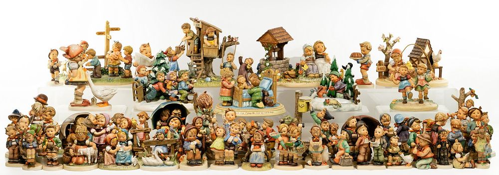 Lot 339: Hummel Figurine Assortment