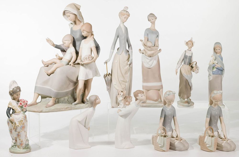 Lot 343: Lladro Figurine Assortment