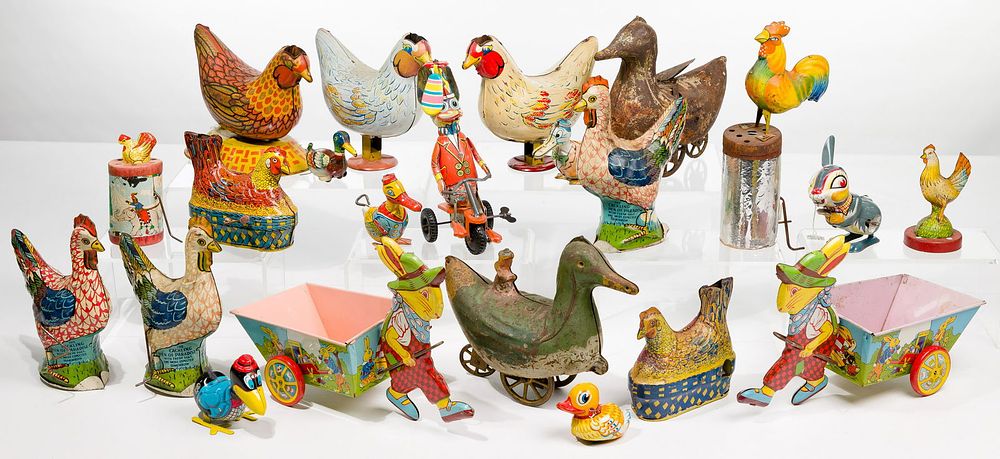 Lot 371: Animal Tin Toy Assortment