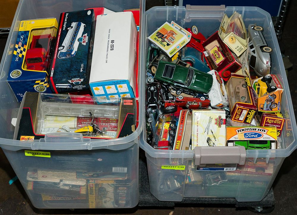 Lot 384: Die-Cast Car Assortment