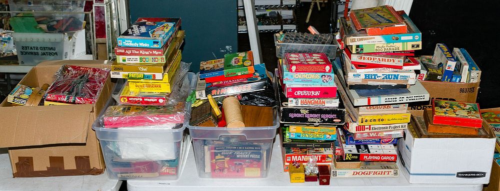 Lot 390: Game and Puzzle Assortment