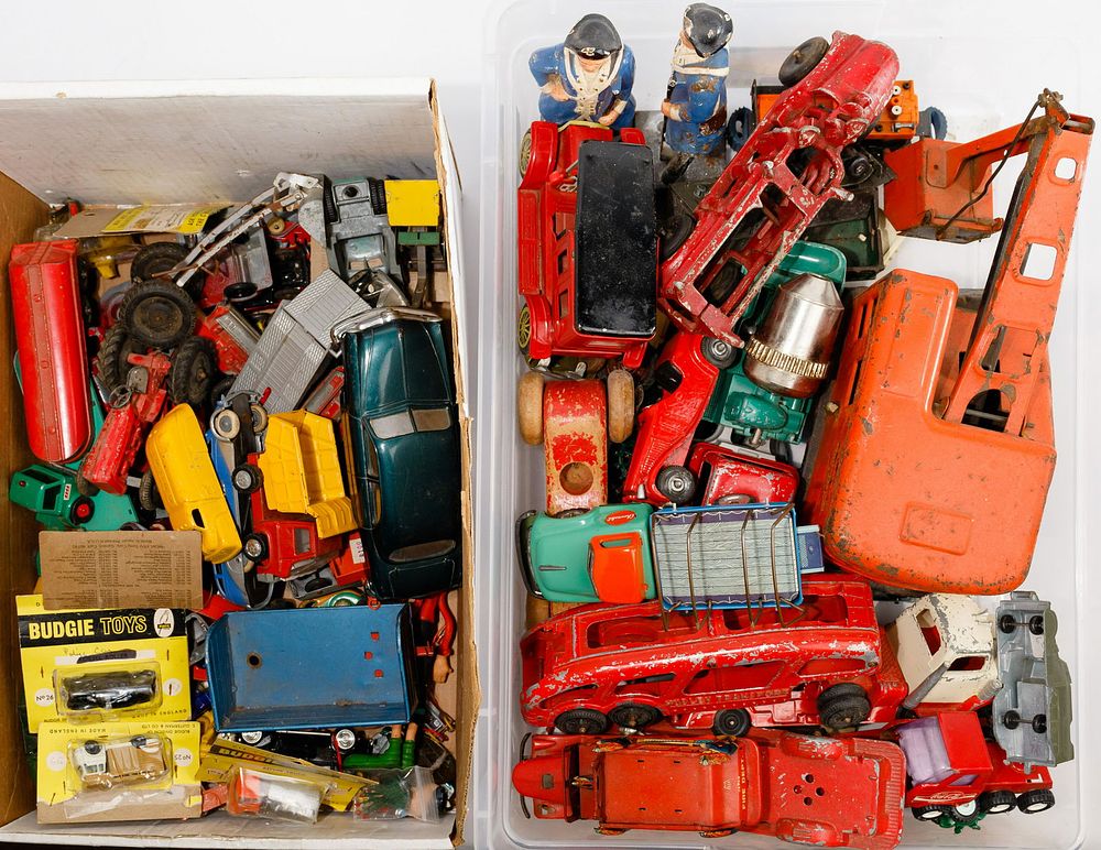 Lot 410: Metal Toy Assortment