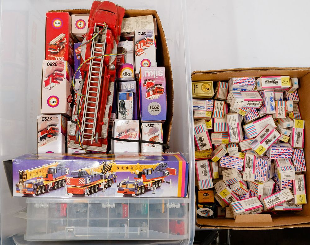 Lot 416: Model Toy Fire Truck and Car Assortment