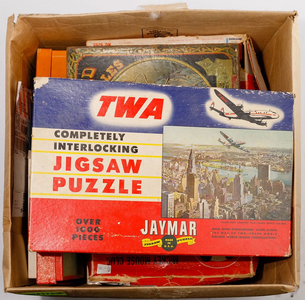 Lot 421: Puzzle and Board Game Assortment