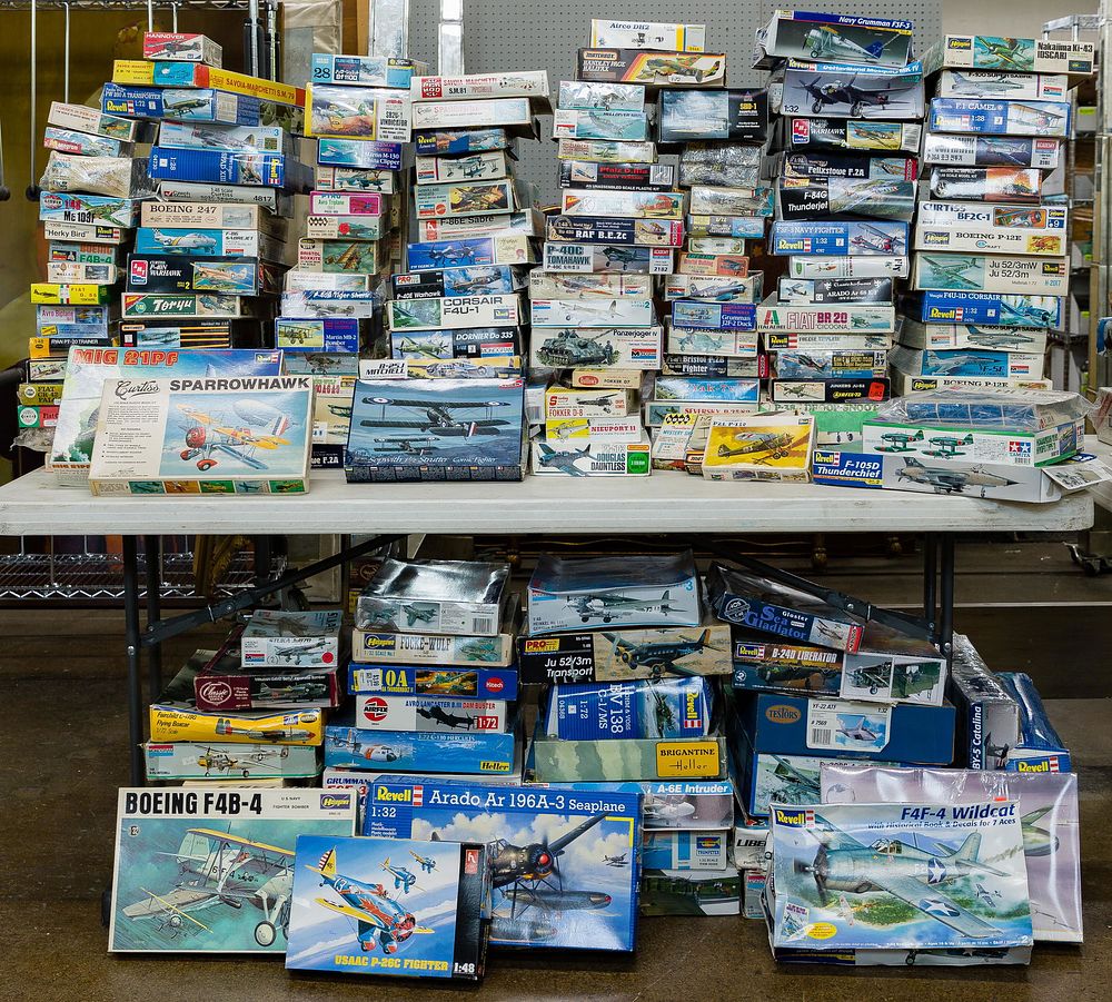 Lot 425: Scale Model Plane Assortment