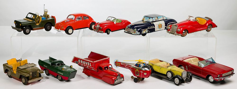Lot 429: Tin Car Assortment