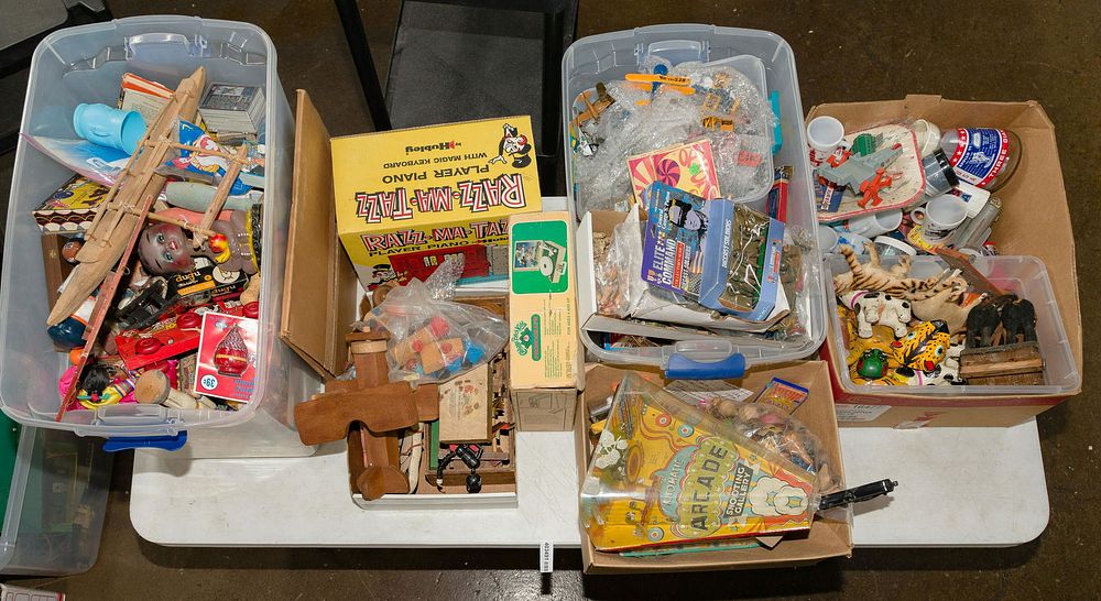 Lot 441: Toys and Collectible Assortment