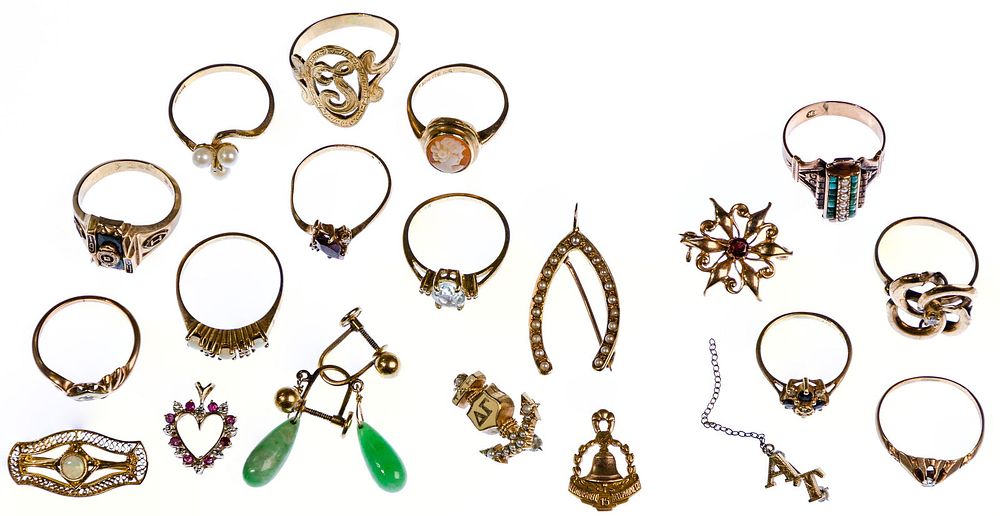Lot 506: 10k Yellow Gold Jewelry Assortment