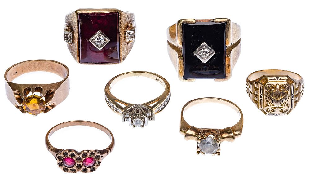 Lot 508: 10k and 9k Gold Ring Assortment