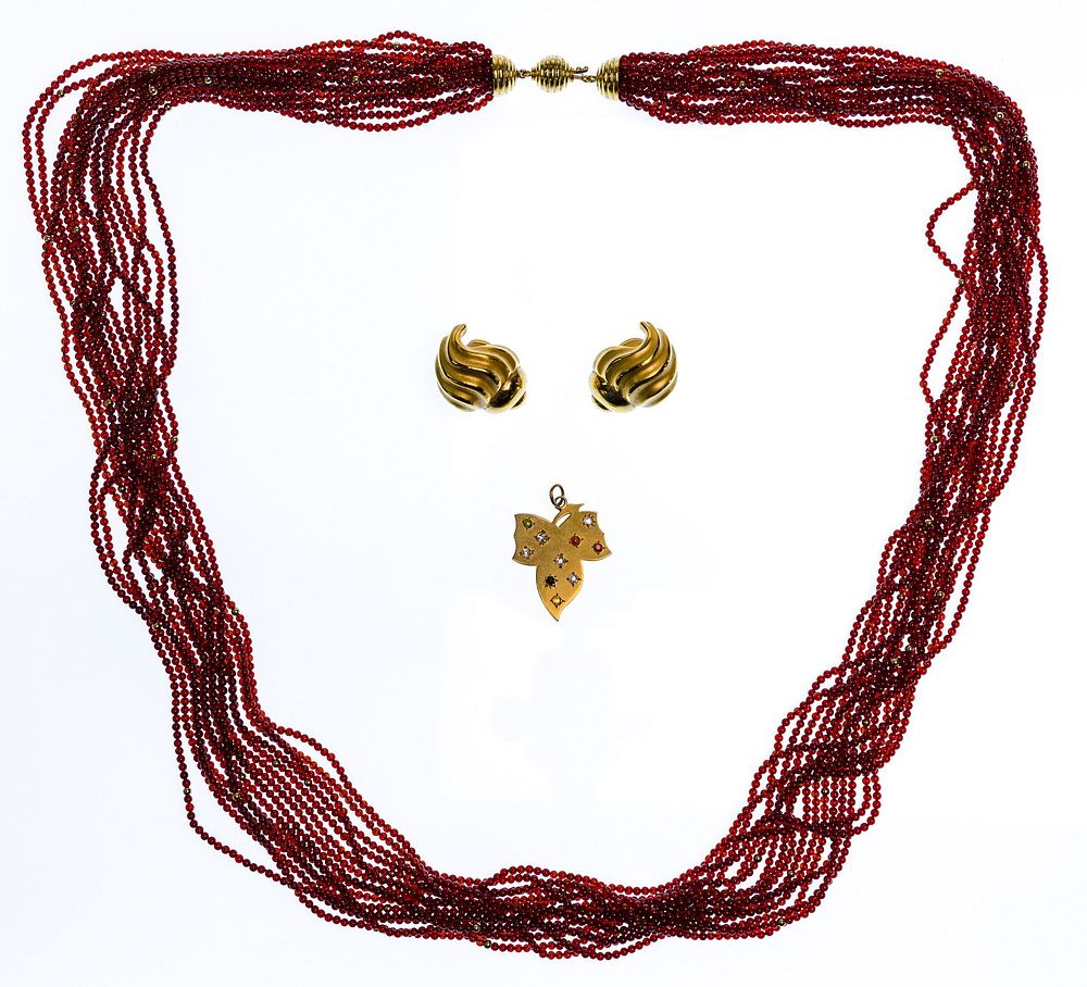 Lot 516: 18k and 14k Yellow Gold Jewelry Assortment