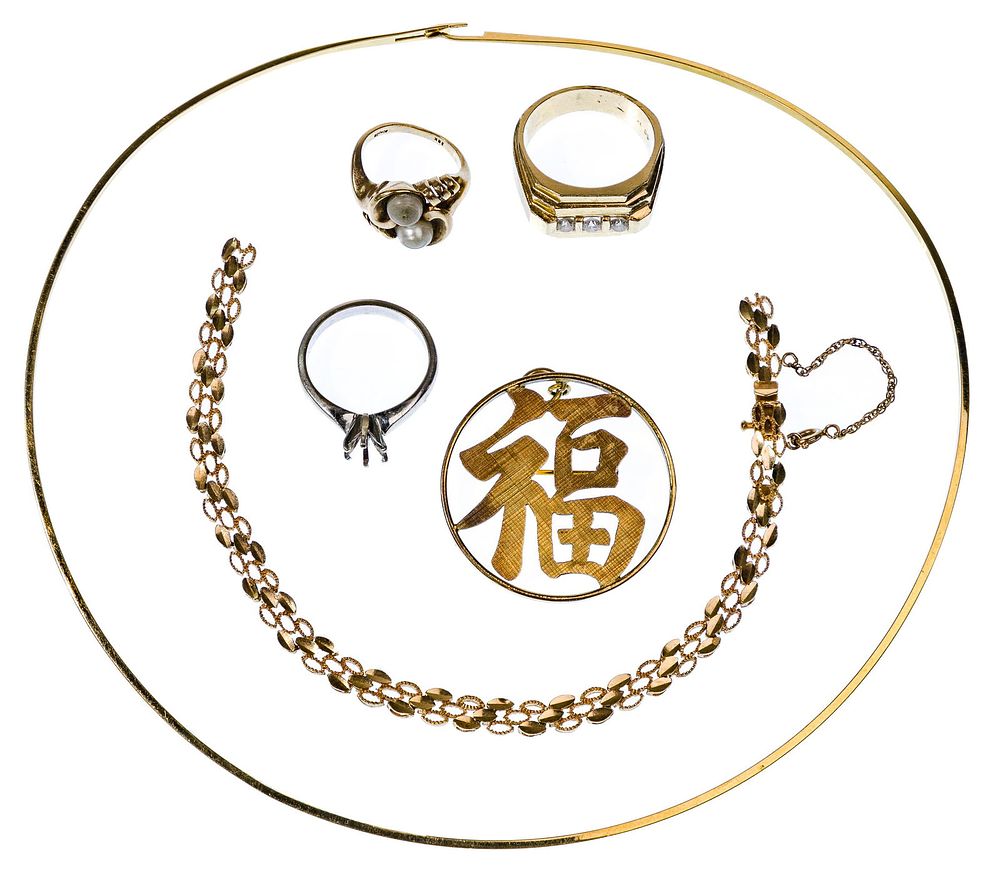 Lot 517: 18k, 14k and 10k Gold Assortment
