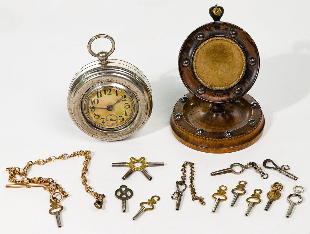 Lot 522: 10k Gold Watch Chain, Pocket Watch and Accessory