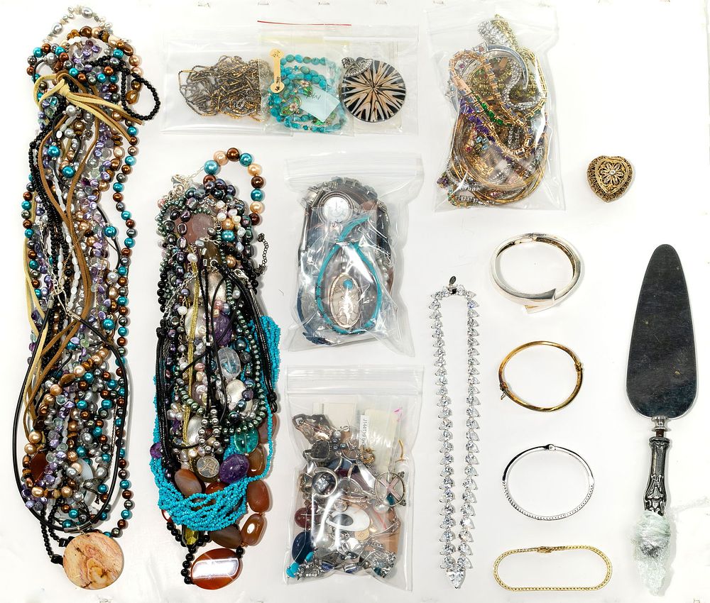 Lot 550: Sterling Silver Jewelry Assortment