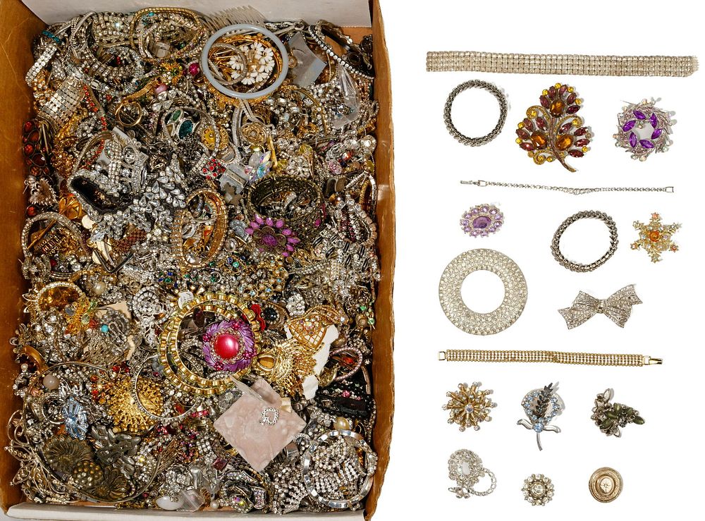 Lot 561: Rhinestone Jewelry Assortment