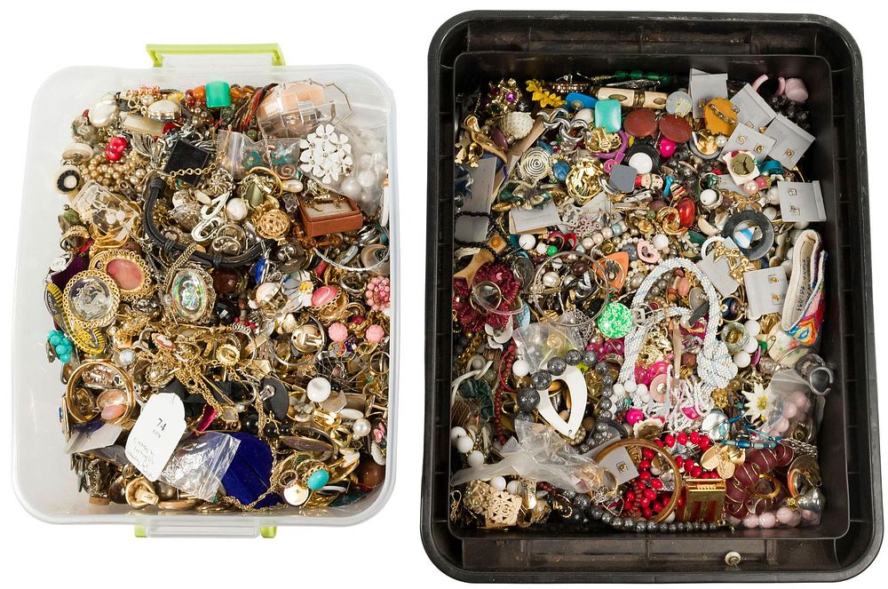 Lot 569: Costume Jewelry Assortment