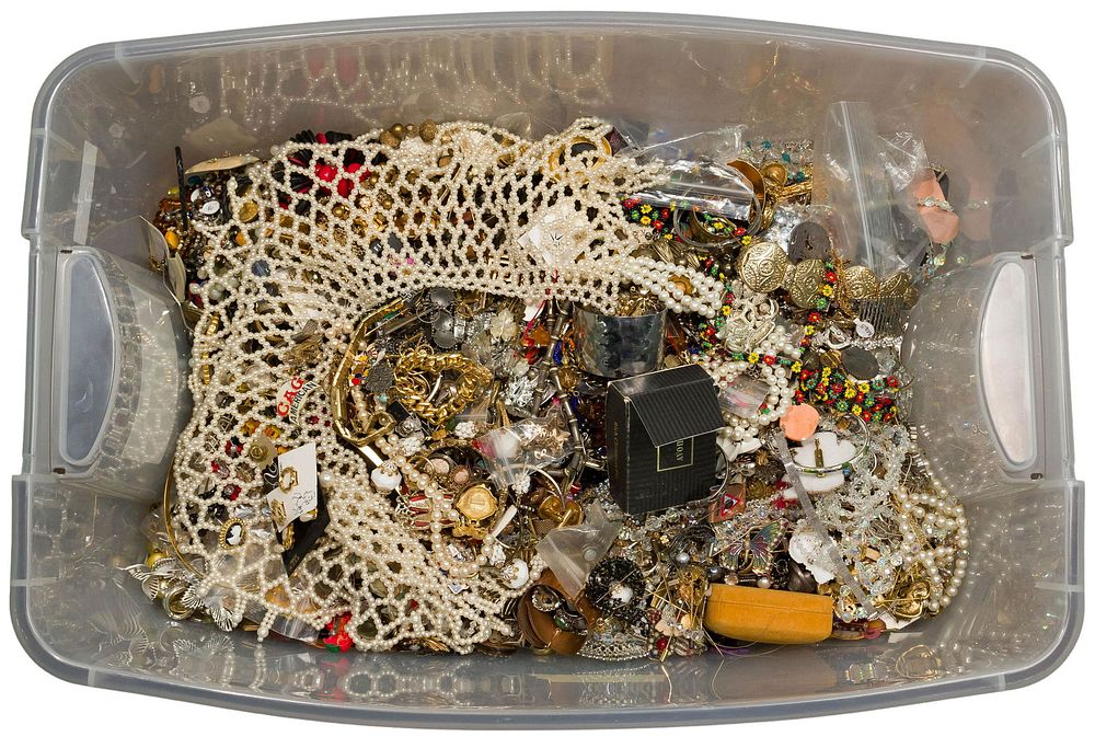 Lot 581: Costume Jewelry Assortment