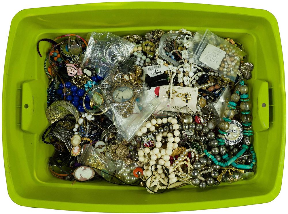Lot 582: Costume Jewelry Assortment