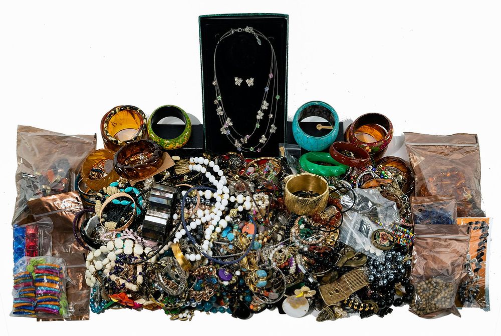 Lot 585: Costume Jewelry Assortment
