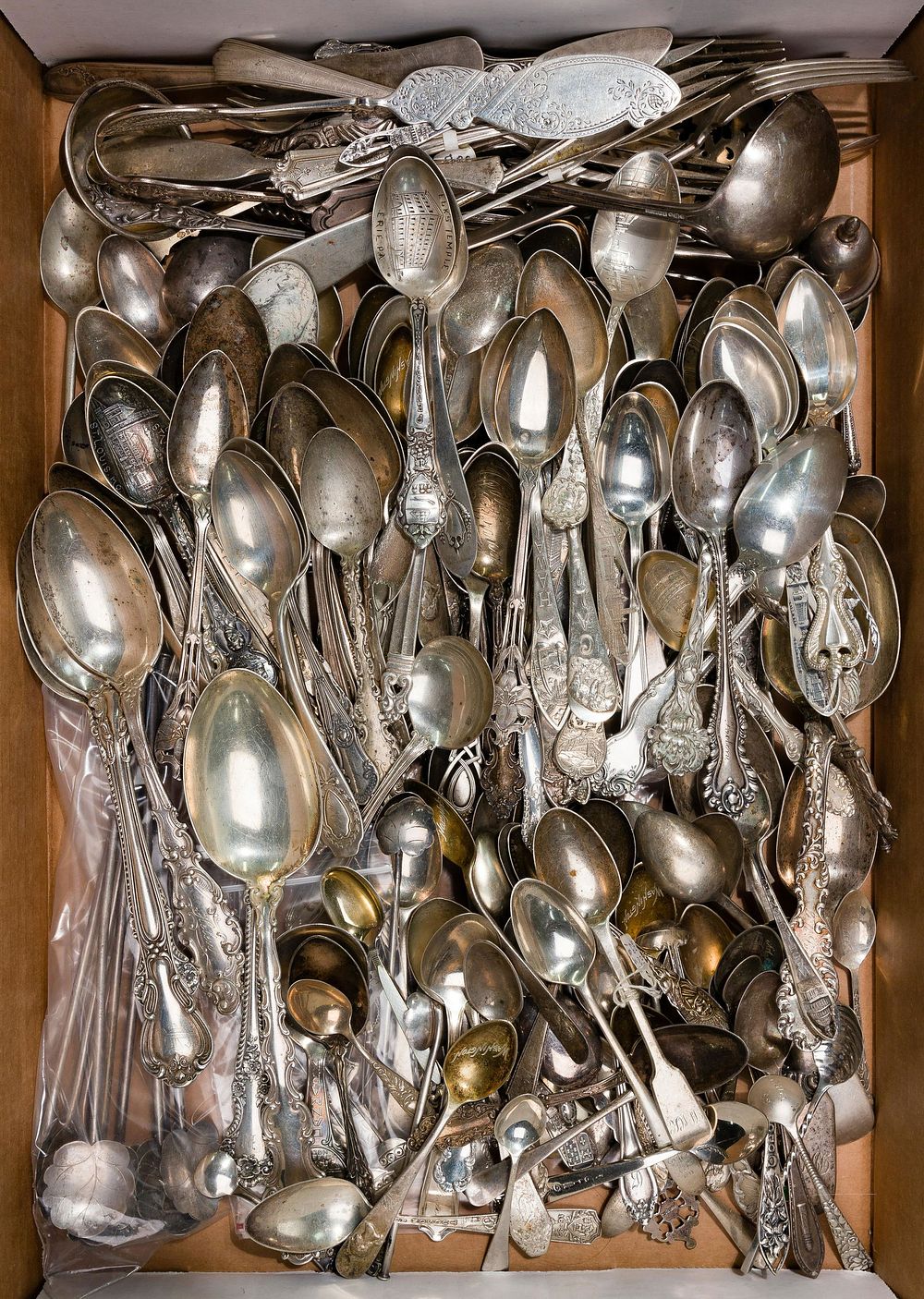 Lot 600: Sterling Silver Flatware Assortment