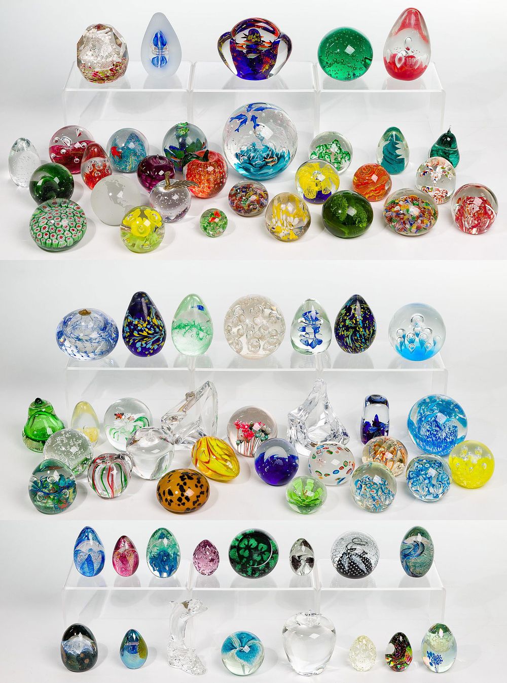 Lot 225: Crystal and Art Glass Paperweight Assortment