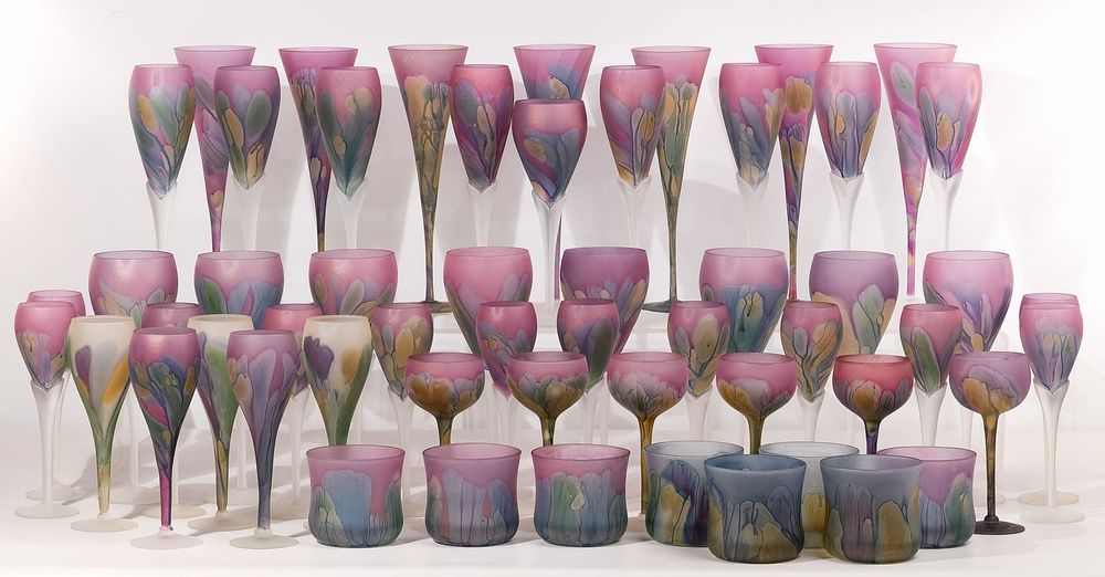 Lot 288: Nouveau Art 'Reuven' Glass Assortment