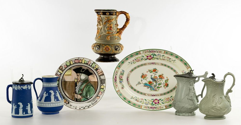 Lot 320: English Pottery Assortment