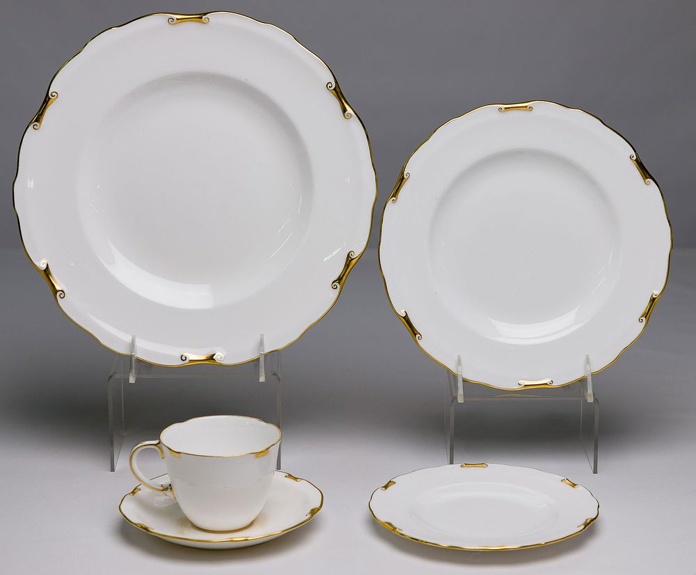 Lot 322: Royal Crown Derby 'Regency' Bone China Service
