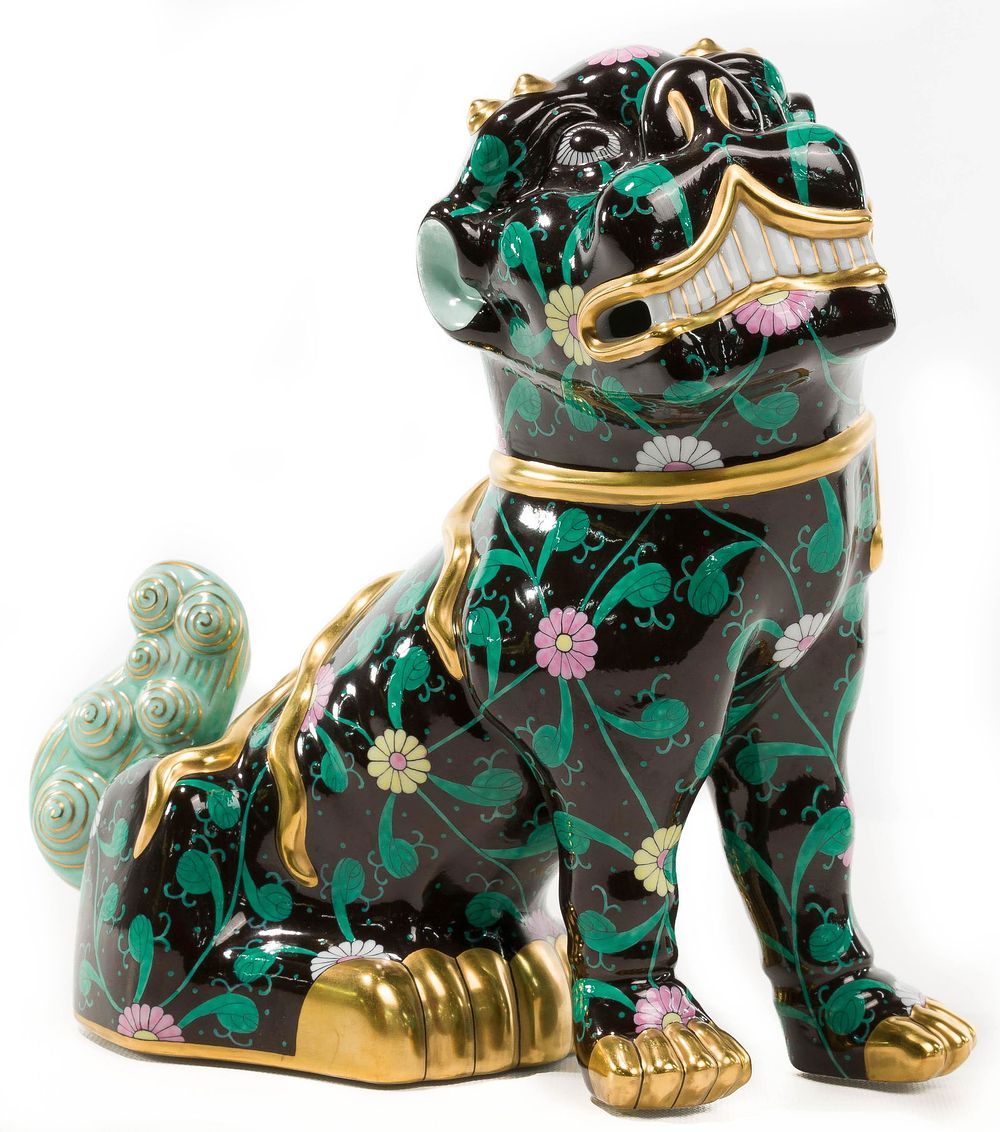 Lot 326: Herend 'Black Dynasty' Porcelain Foo Dog