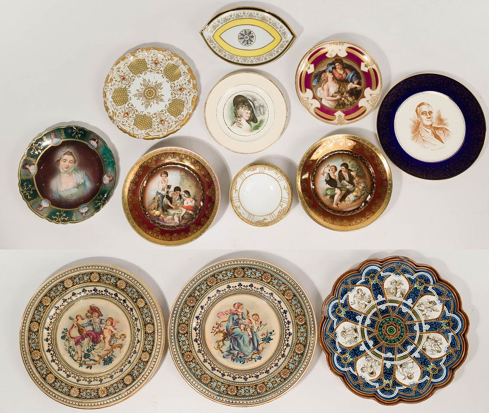 Lot 337: Ceramic Plate Assortment