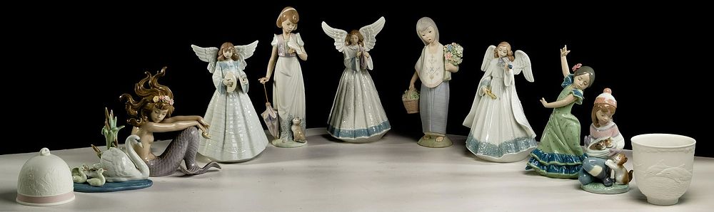Lot 366: Lladro Figurine Assortment