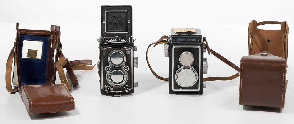 Lot 392: Ikoflex and Rolleiflex TLF Cameras and Cases
