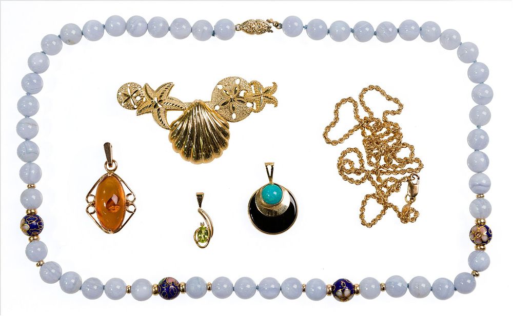 Lot 439: 14k Yellow Gold Necklace and Pendant Assortment