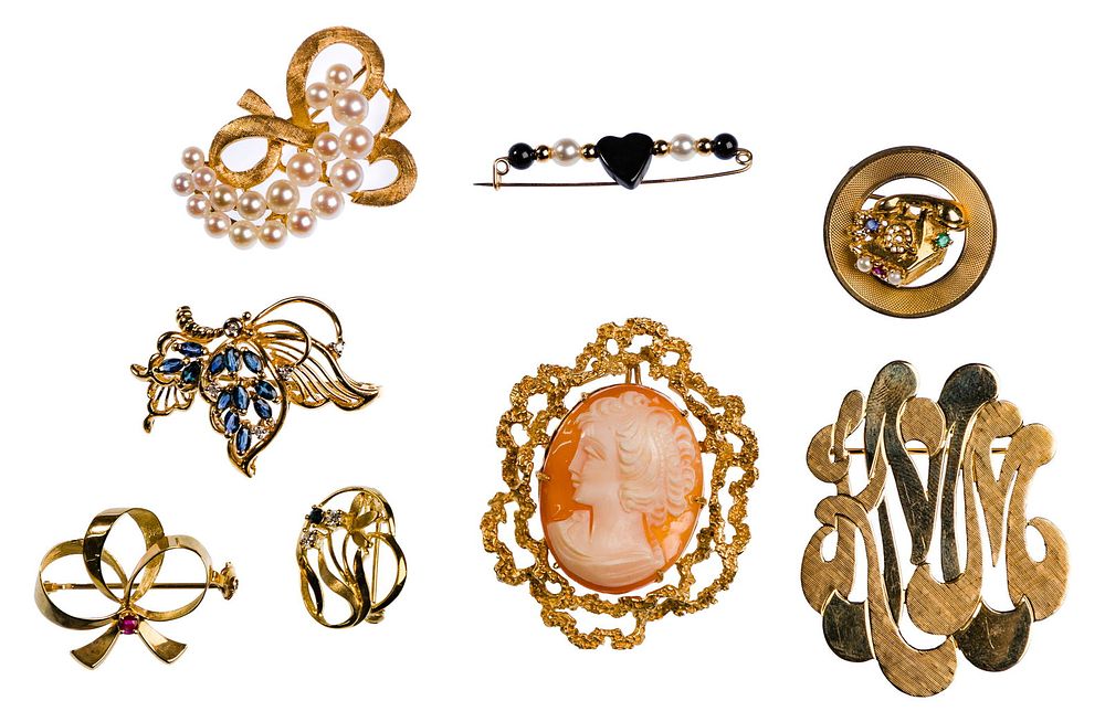 Lot 444: 14k Gold Brooch Assortment