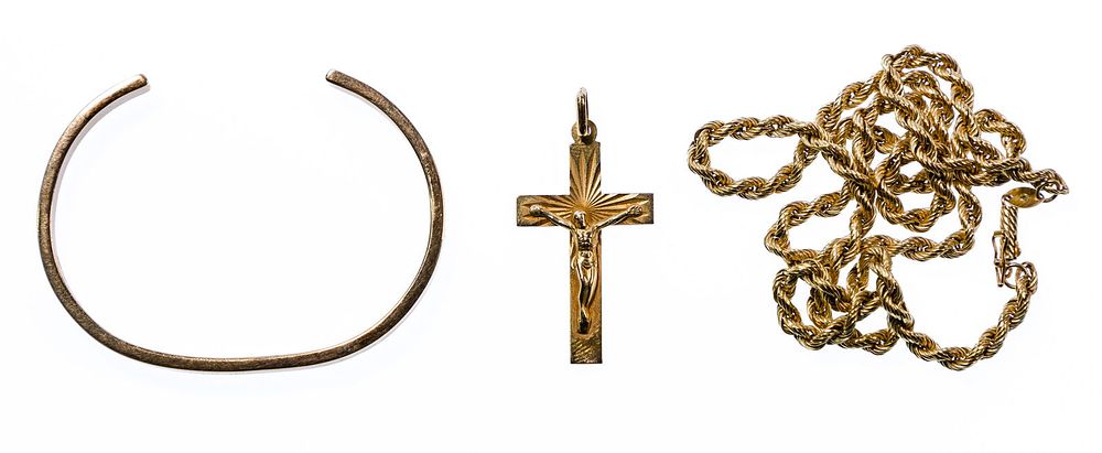 Lot 446: 14k Yellow Gold Jewelry Assortment