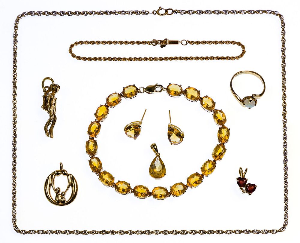 Lot 453: 14k and 10k Yellow Gold and Gemstone Jewelry Assortment