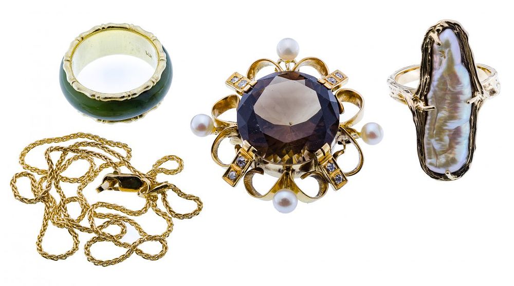Lot 456: 14k Yellow Gold Jewelry Assortment