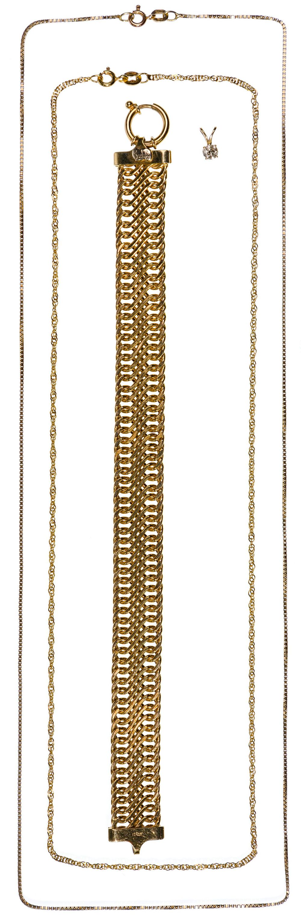 Lot 457: 14k Yellow Gold Jewelry Assortment