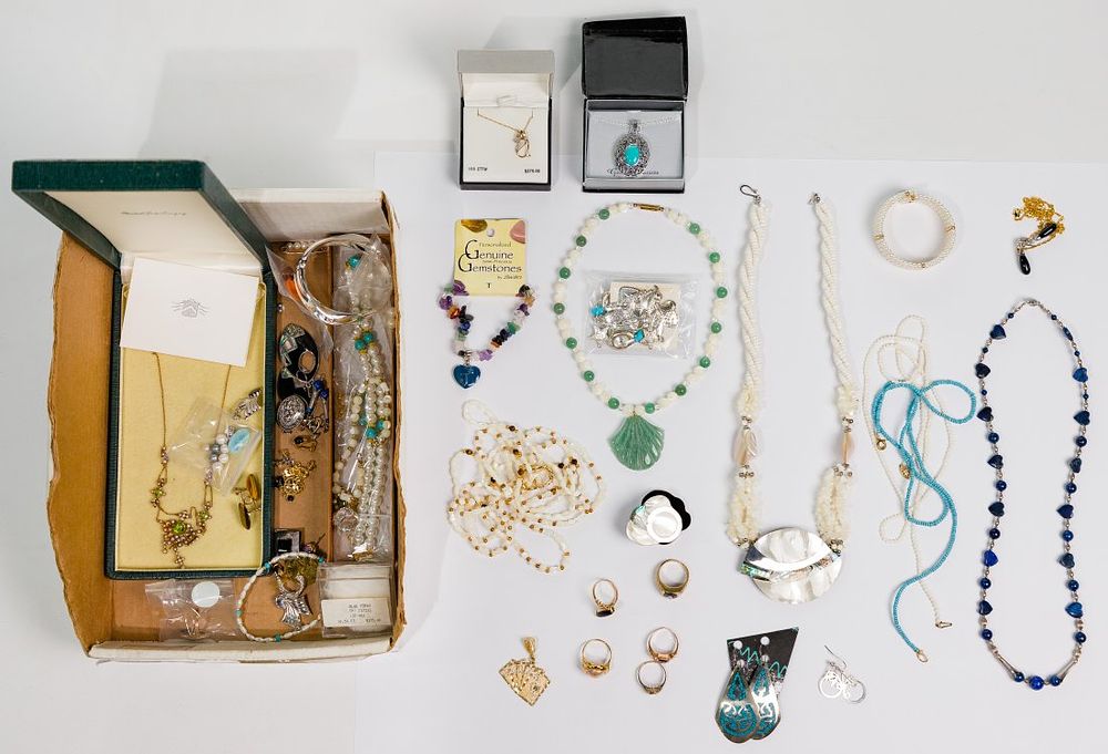 Lot 463: 10k and 9k Gold and Costume Jewelry Assortment