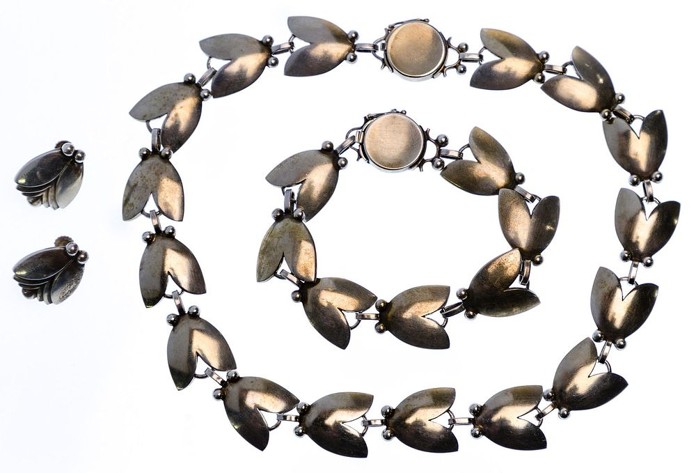 Lot 476: Georg Jensen Sterling Silver Jewelry Suite