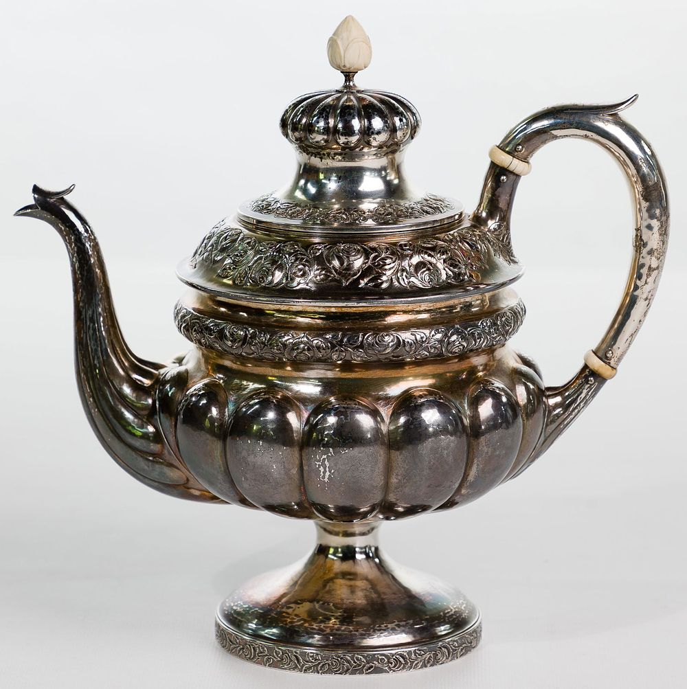 Lot 491: The Kalo Shop Sterling Silver Teapot