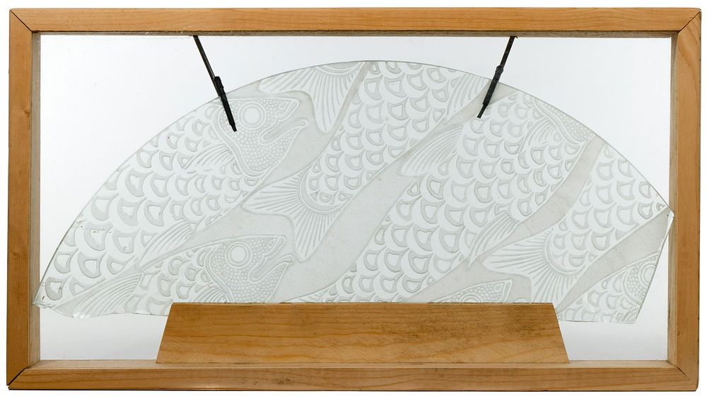 Lot 206: Etched Fish Platter Decorative Object