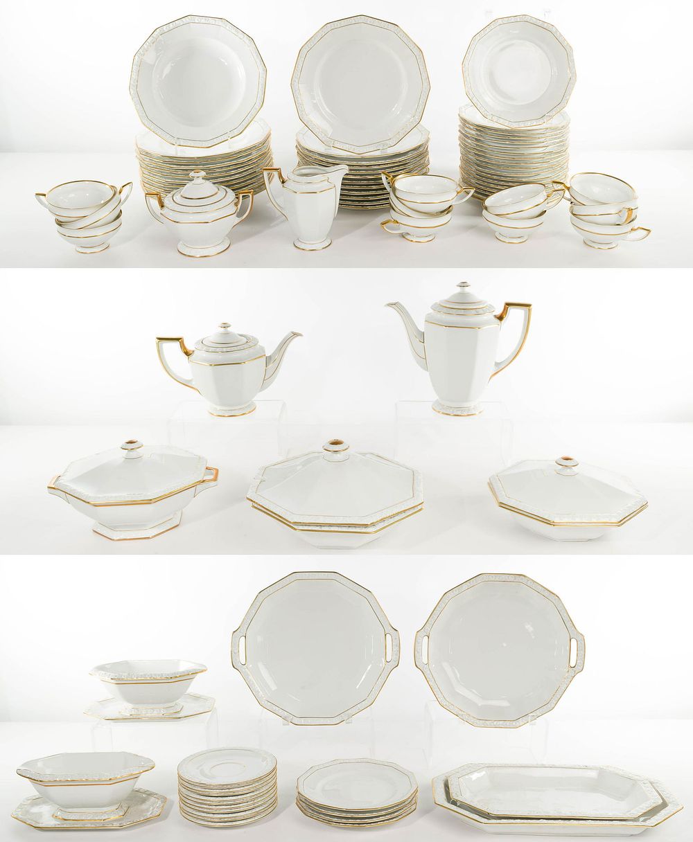 Lot 219: Rosenthal 'Maria V' China Service
