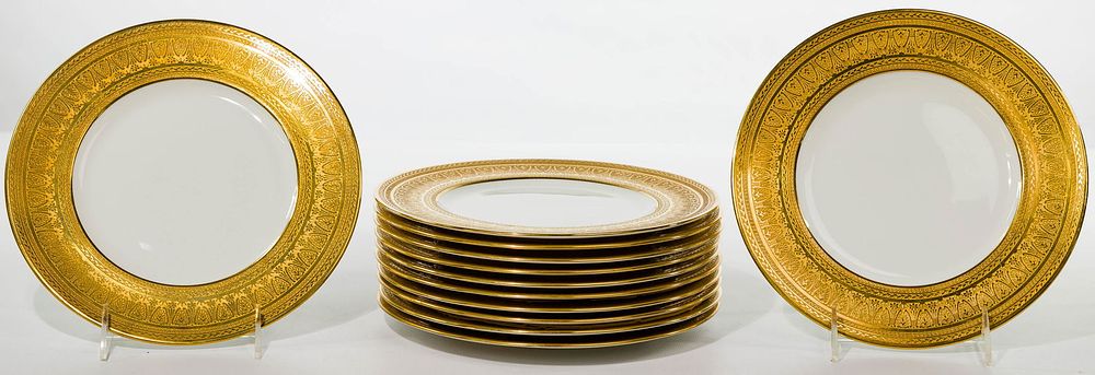 Lot 224: Cauldon Limited Gilt Porcelain Plate Collection