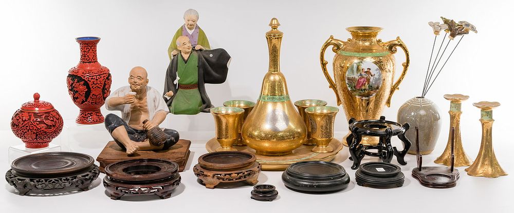 Lot 233: Porcelain and Decorative Object Assortment