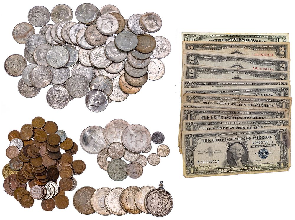 Lot 359: US: Coin and Currency Assortment