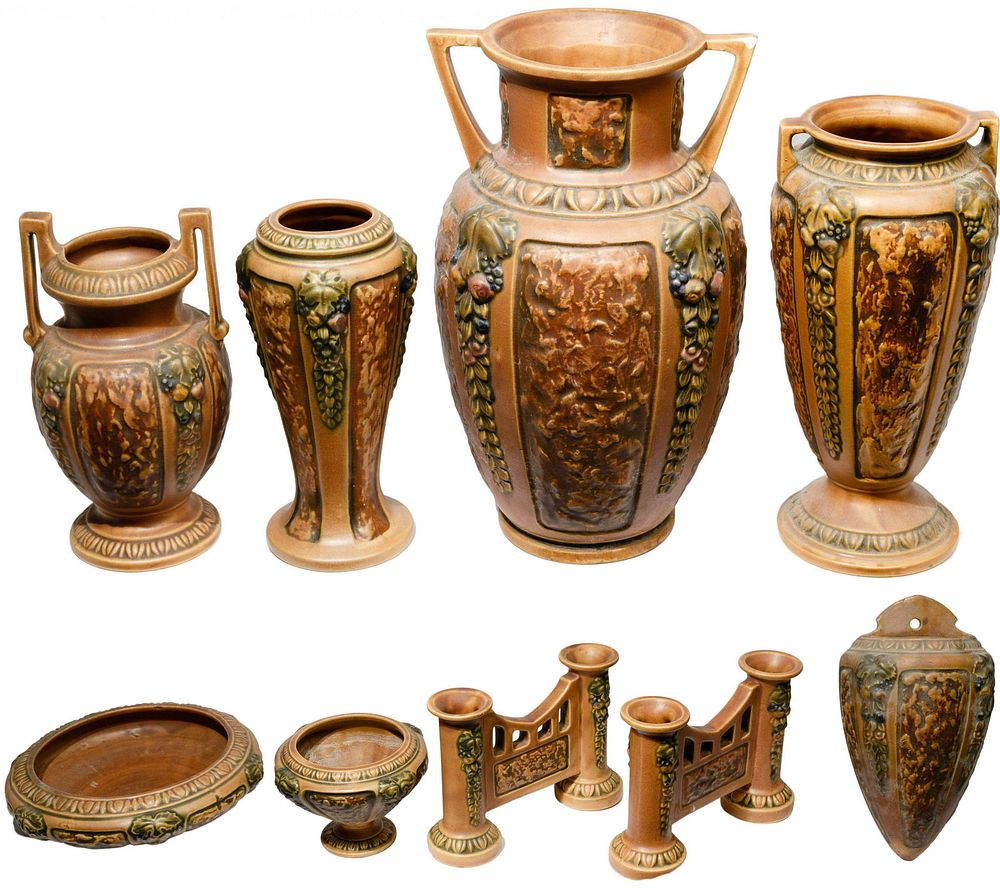 Lot 219: Roseville 'Florentine' Pottery Assortment
