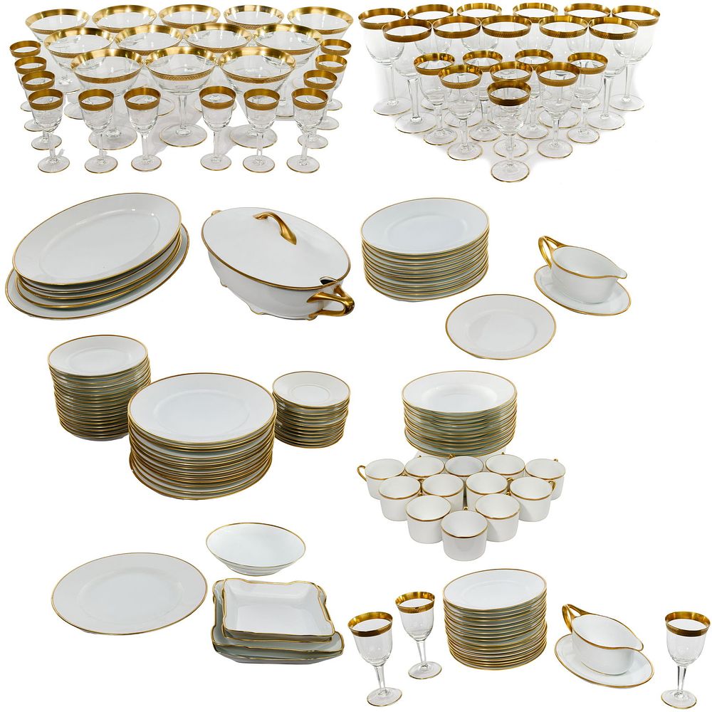 Lot 221: Rosenthal for Albin Denk 'Selb Bavaria' China Service